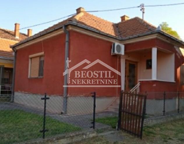 Kuća Prodaja ŠUMADIJSKI OKRUG Batočina centar